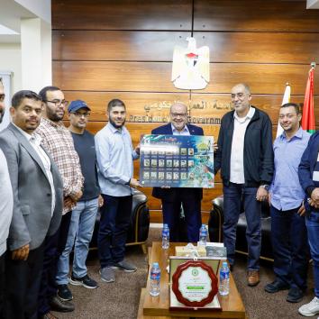 إعلام الأسرى يزور رئيس لجنة متابعة العمل الحكومي بغزة