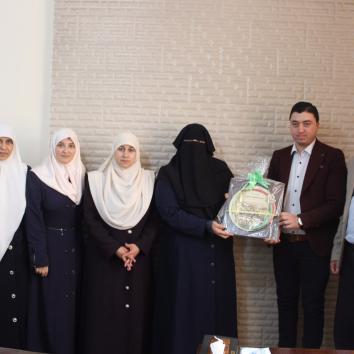 زيارة الحركة النسائية لإعلام الأسرى تكريما لنجاح موجة مليون سنة أسر